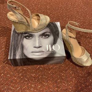 Jennifer Lopez womens sz 9m wedge sandal